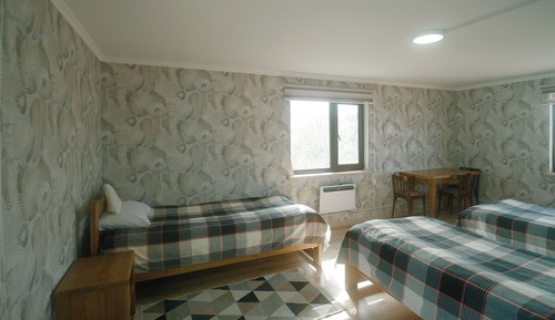 Habitación triple económica, baño privado