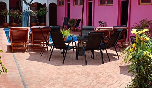 Habitación básica doble, 2 camas de matrimonio, no fumadores, junto a la piscina