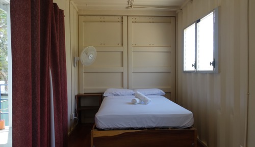 Habitación económica, 1 cama doble, baño privado, junto a la playa
