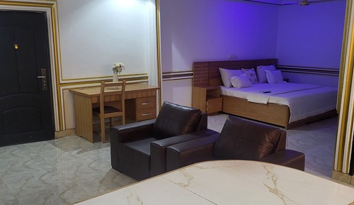Suite Deluxe, 1 cama de matrimonio grande, vistas a la ciudad