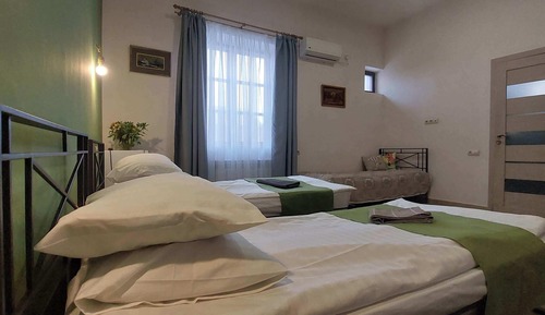 Habitación familiar con 1 cama doble o 2 individuales