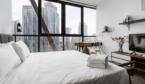 Suite estudio exclusiva, 1 cama de matrimonio grande, no fumadores, vistas a la ciudad