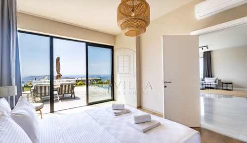 Villa Deluxe