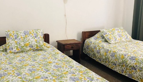 Habitación estándar con 1 cama doble o 2 individuales