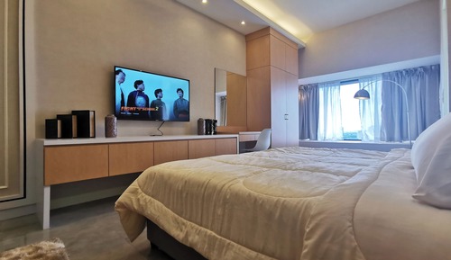 Estudio superior, 1 cama de matrimonio, bañera, vistas a la ciudad
