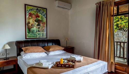 Honeymoon Apartment