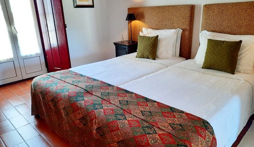 Habitación con 2 camas individuales