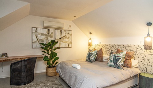 Habitación con 2 camas individuales, 1 cama de matrimonio grande