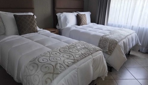 Habitación básica con 1 cama doble o 2 individuales