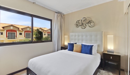 Apartamento de lujo, 3 habitaciones, balcón, vistas al complejo turístico