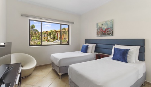 Apartamento de lujo, 2 habitaciones, patio, vistas al jardín