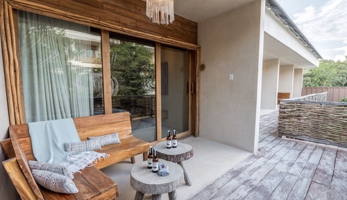 Upper-Level Balcony Suite