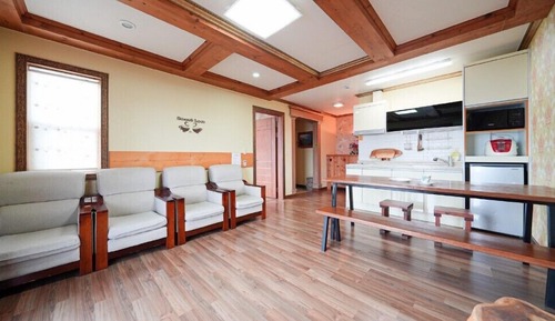 Room (Verbena)