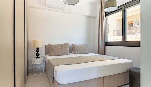 Estudio, varias habitaciones, balcón, vistas a la ciudad