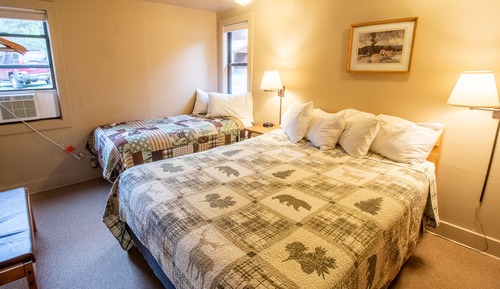 3 Bedroom Cabin River Castle 5