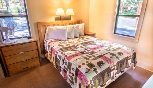 1 Bedroom Cabin River Castle 2