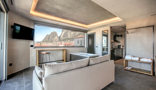 Suite Premium, bañera de hidromasaje, vistas a la montaña