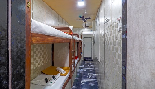 Dormitorio compartido, solo para hombres
