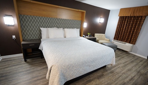 Habitación básica, 1 cama de matrimonio grande, no fumadores, frigorífico y microondas