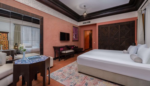 Comfort Club Room