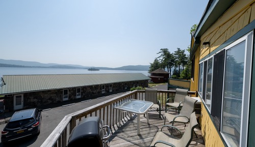Suite estándar, 2 habitaciones (2 Bedroom  Suite with Lakeview)