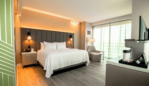 Junior King Suite
