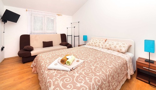 Apartamento (Three Bedroom Apartment with Swimming)