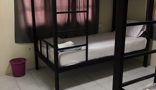 Comfort Shared Dormitory, Women only