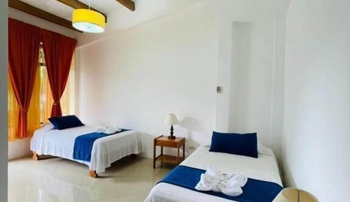 Habitación estándar con 2 camas individuales