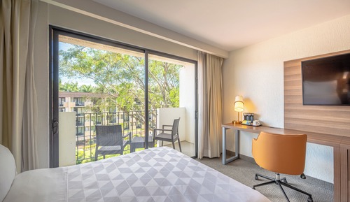 Habitación estándar, 1 cama de matrimonio grande, balcón, vistas a la piscina