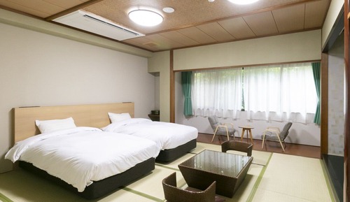Habitación familiar con 2 camas individuales, 2 camas individuales (Japanese-Western style Room B)
