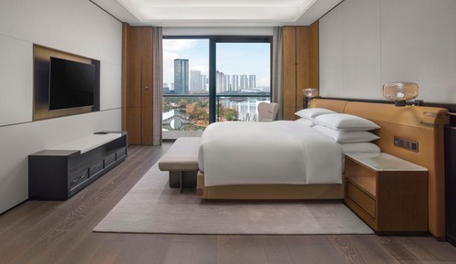 Suite ejecutiva, 1 cama de matrimonio grande, vistas al lago
