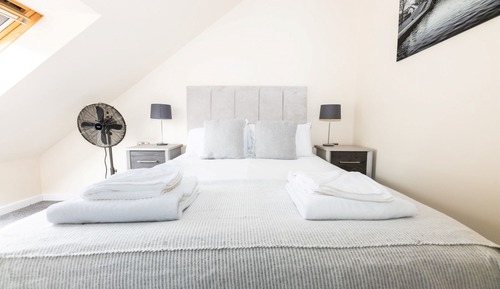 Habitación Confort con 1 cama doble o 2 individuales