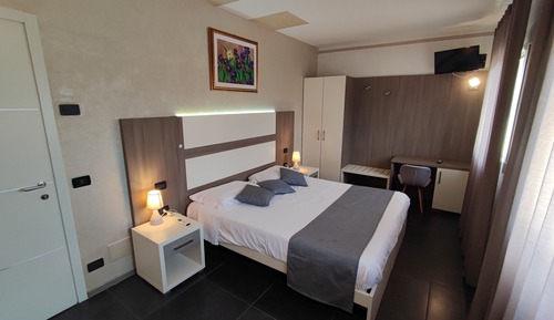 Habitación superior con 1 cama doble o 2 individuales