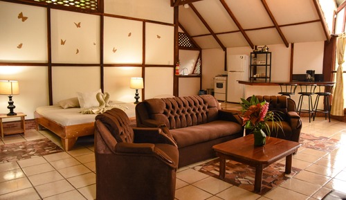 Habitación familiar, cocina, vistas al jardín