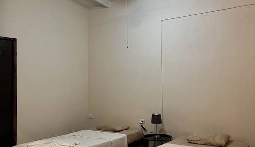 Habitación básica, baño privado