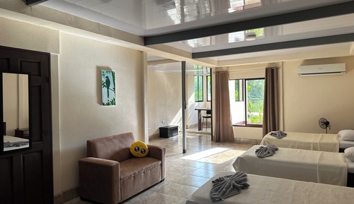 Habitación familiar, varias camas