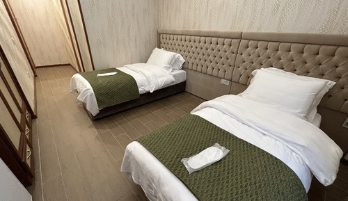 Habitación superior con 1 cama doble o 2 individuales