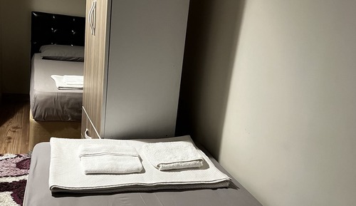 Apartamento Business, varias camas, materiales antialérgicos, vistas al jardín