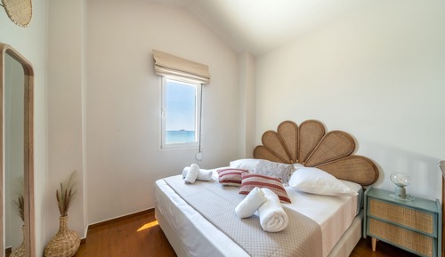 Habitación triple, vistas al mar, entresuelo (05)