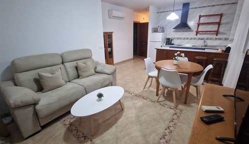 Apartamento superior, vistas parciales al mar