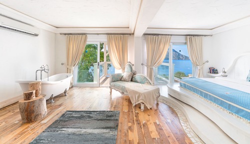Waterfront Suites