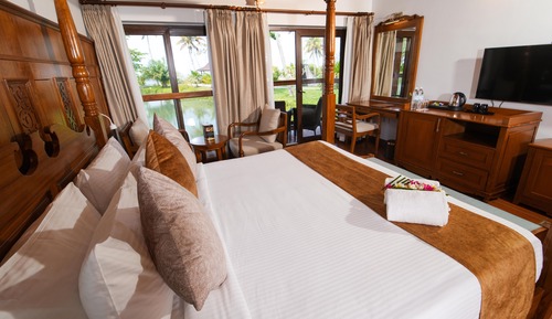 Habitación romántica, 1 cama de matrimonio grande, vistas al lago, junto al lago