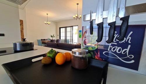 Casa adosada Deluxe, 3 habitaciones, piscina privada, en esquina