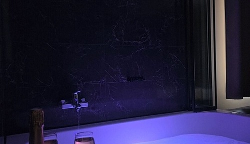 Apartamento romántico, accesible para personas con discapacidad, baño privado (Fluidra)