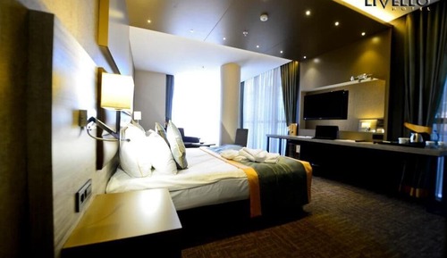 Habitación superior con 1 cama doble o 2 individuales