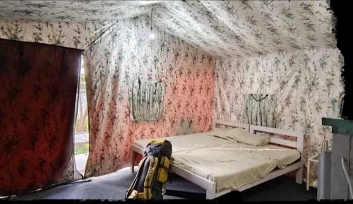 Deluxe Tent