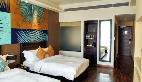Deluxe River View Room