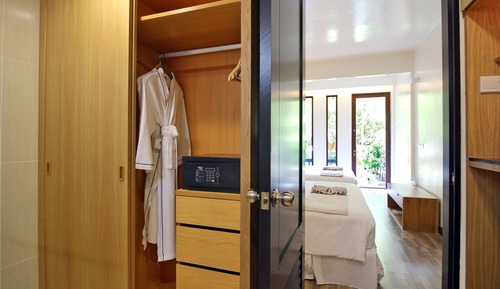 Habitación cuádruple Deluxe, varias camas, vistas al jardín