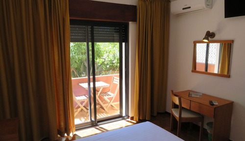 Habitación estándar con 2 camas individuales, balcón